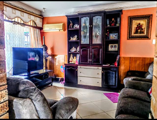 5 BEDROOM HOUSE FOR SALE IN SHALLCROSS